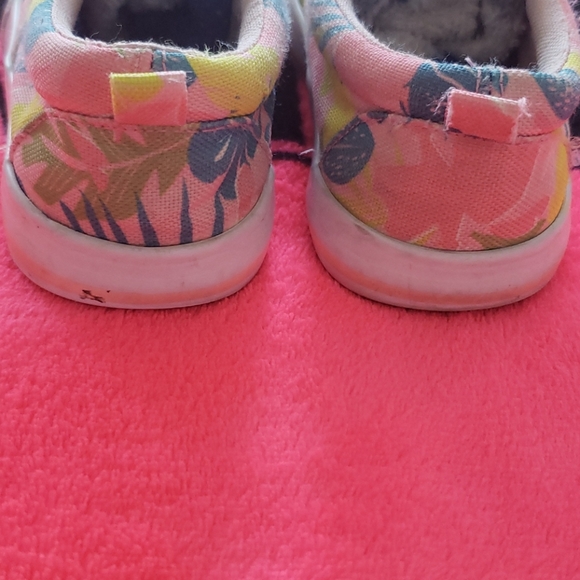 🩷 Disney Slip on Stitch Shoes 💗 - Picture 3 of 9